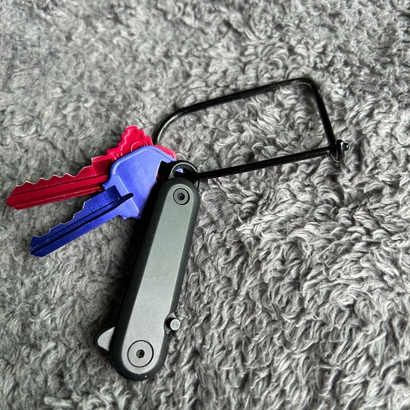 CRAIGHILL EDC Blackout Bundle Lark Knife + Wilson Keyring in Vapor Black - Picture 4 of 6